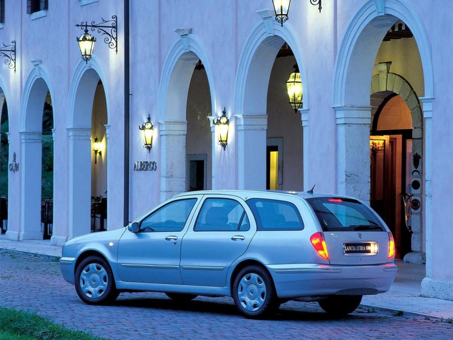  Lancia Lybra SW 1999 года  (фото 46 из 57)